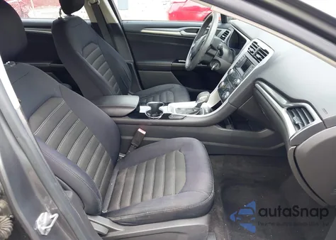 2014 Ford Fusion Se z USA, uszkodzony, nr VIN 1FA6P0H75E5376989